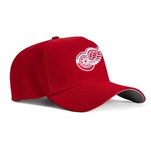 Detroit Red Wings Classic Red Snapback Mitchell & Ness